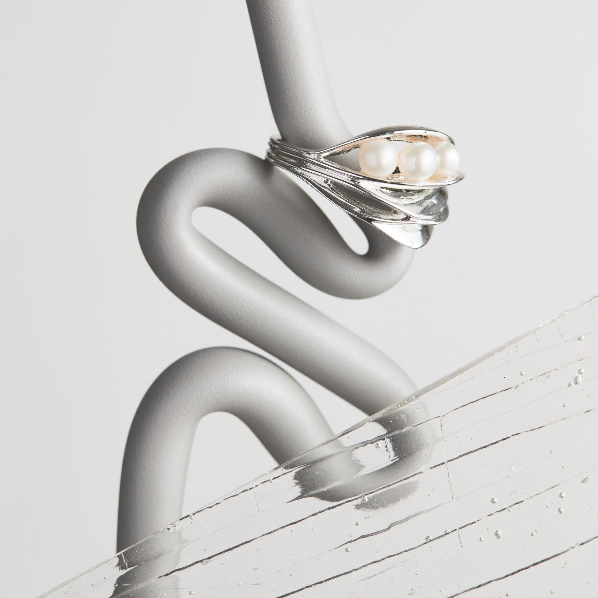 freshwater pearl folded ring