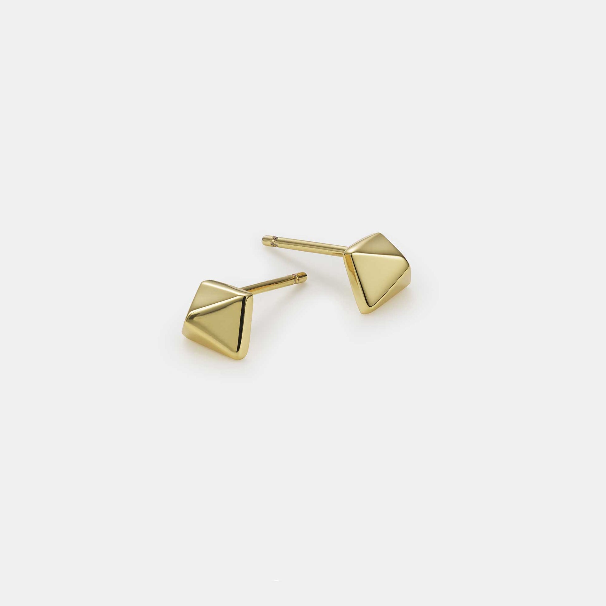 pyramid stud earrings