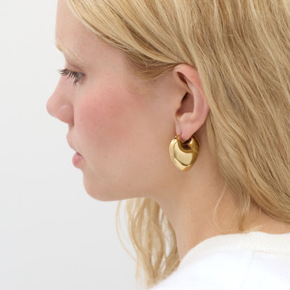 sculpted heart hoop earrings